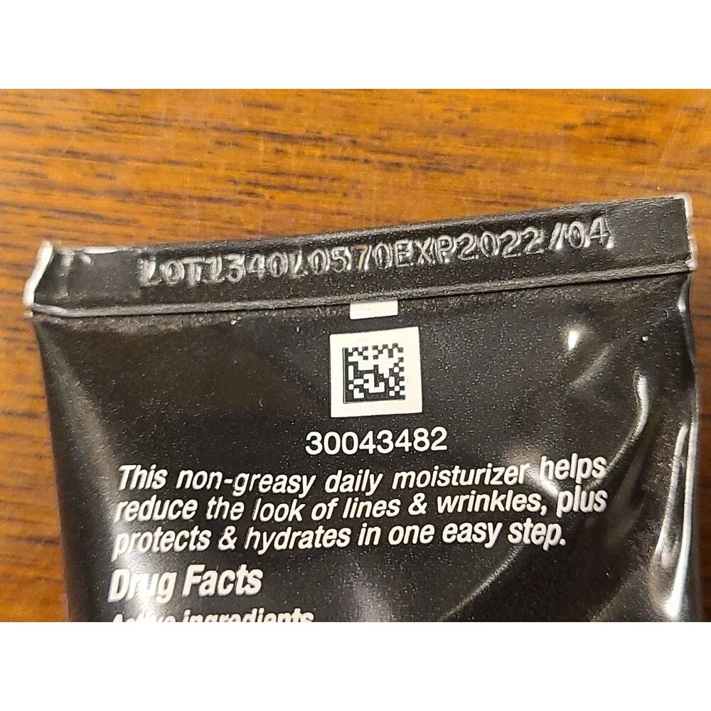 Neutrogena 1.4 oz Men Age Fighter Face Moisturizer Sunscreen SEALED NWOB READ